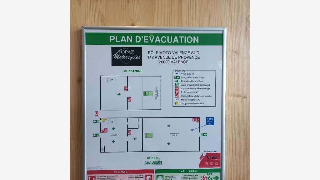 Vente local commercial 670m² en sortie de Valence