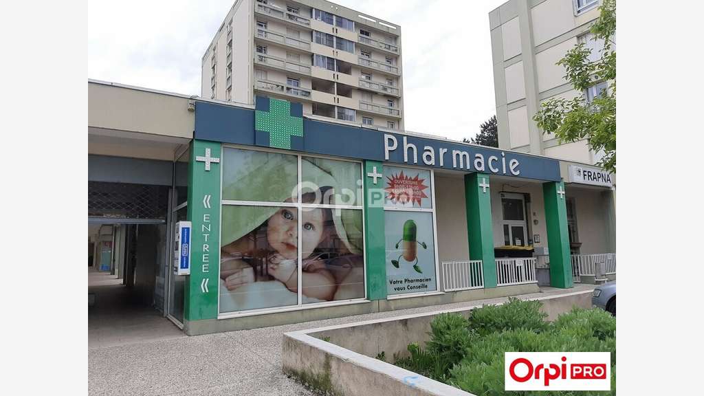 Vente entrepôt 130m² à Bourg de Péage