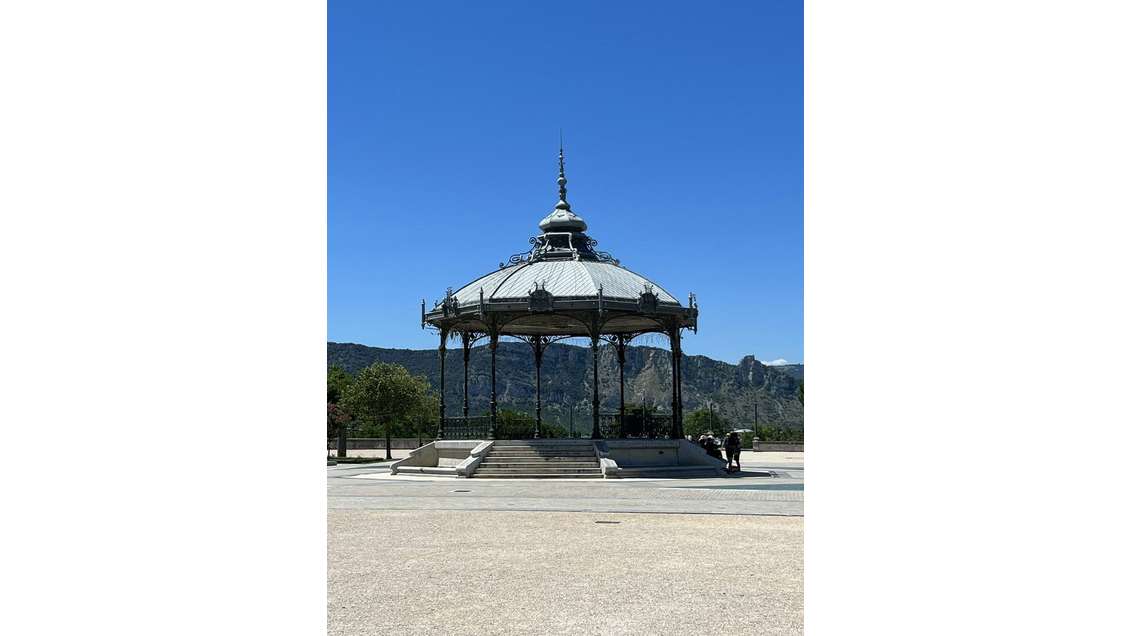 A vendre local commercial loué à Valence