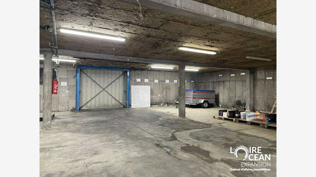 Local commercial de 780m² à vendre à Vallet