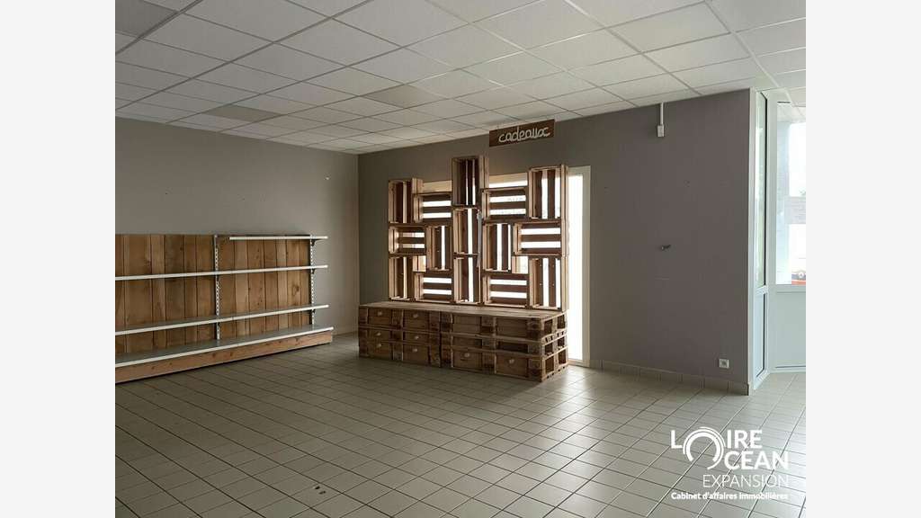 Local commercial de 780m² à vendre à Vallet