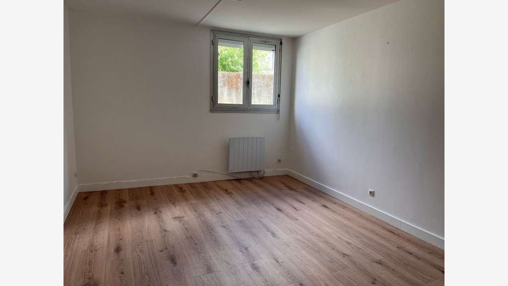 A vendre local 90m² accès PMR à Vannes centre gare