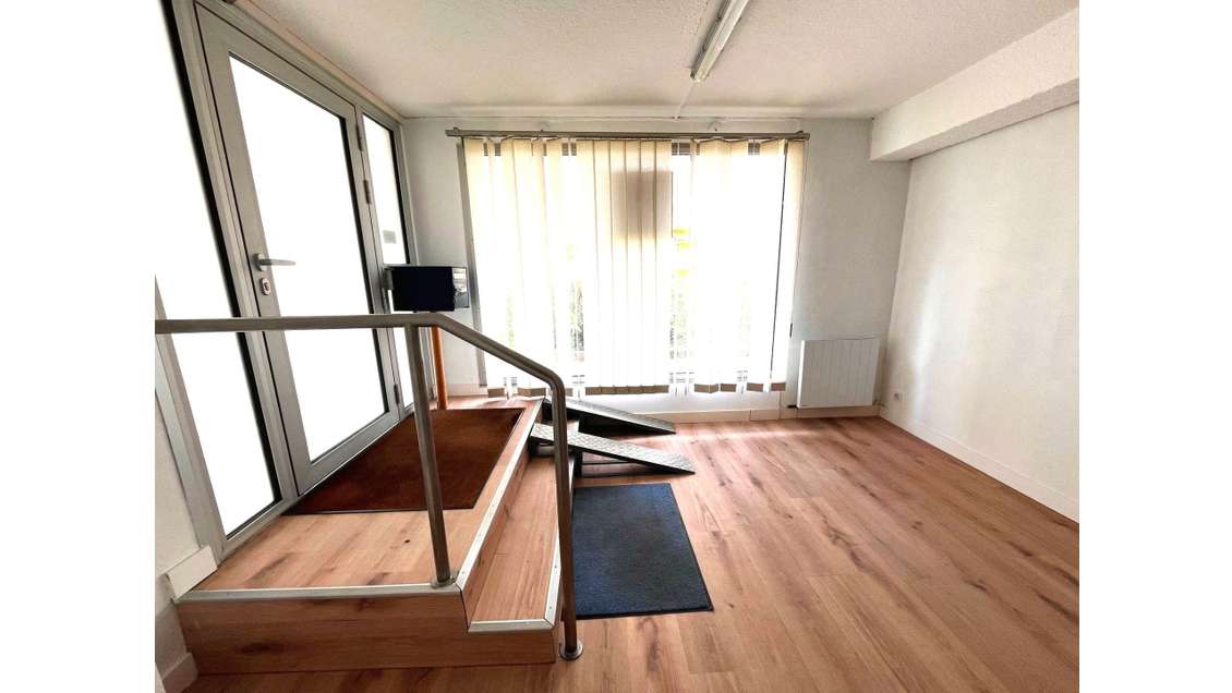 A vendre local 90m² accès PMR à Vannes centre gare