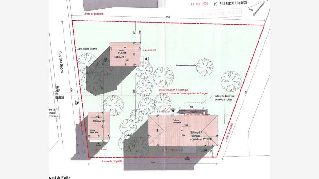 A vendre terrain de 1 857m² à Vénissieux