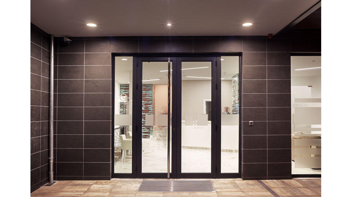 Murs bar entrée du parc du Château de Versailles