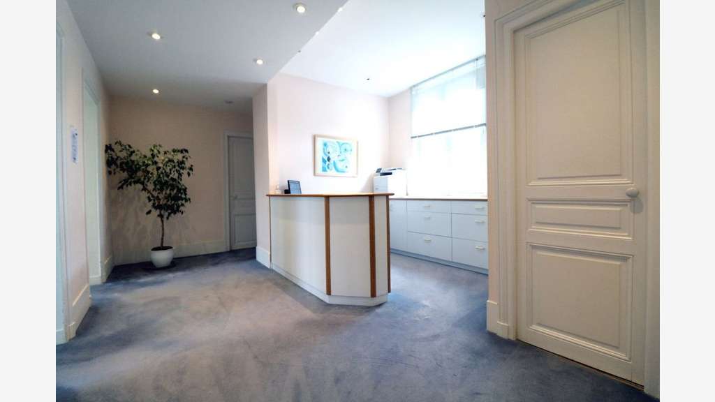 Vente bureaux 105m² empl N°1 à Versailles centre