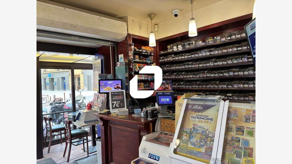 Vente Local commercial 144m² Versailles
