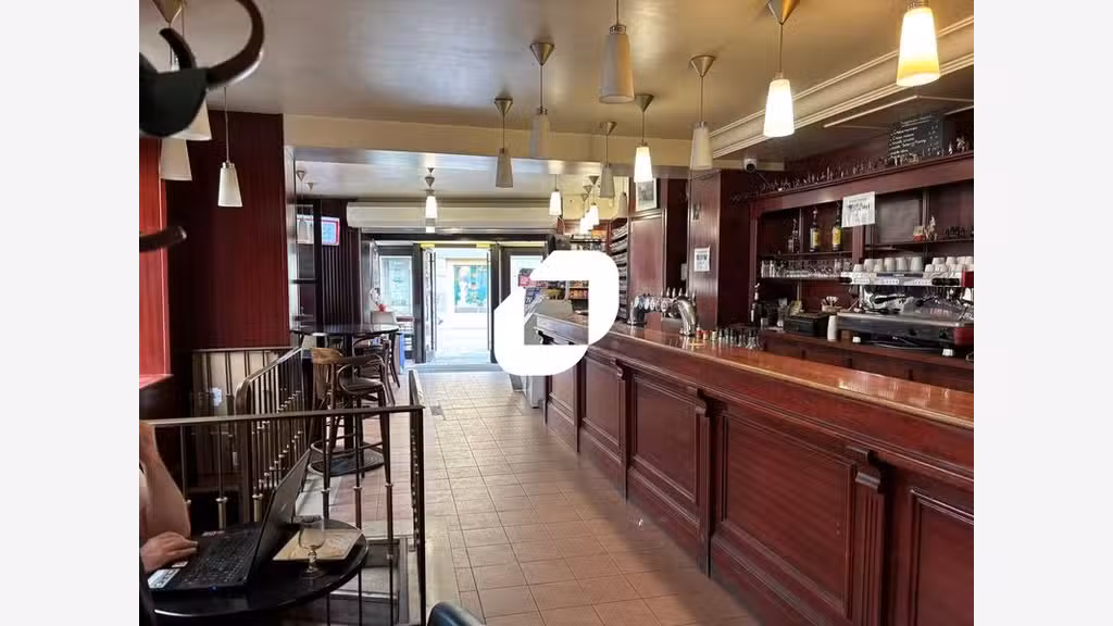 Vente Local commercial 144m² Versailles