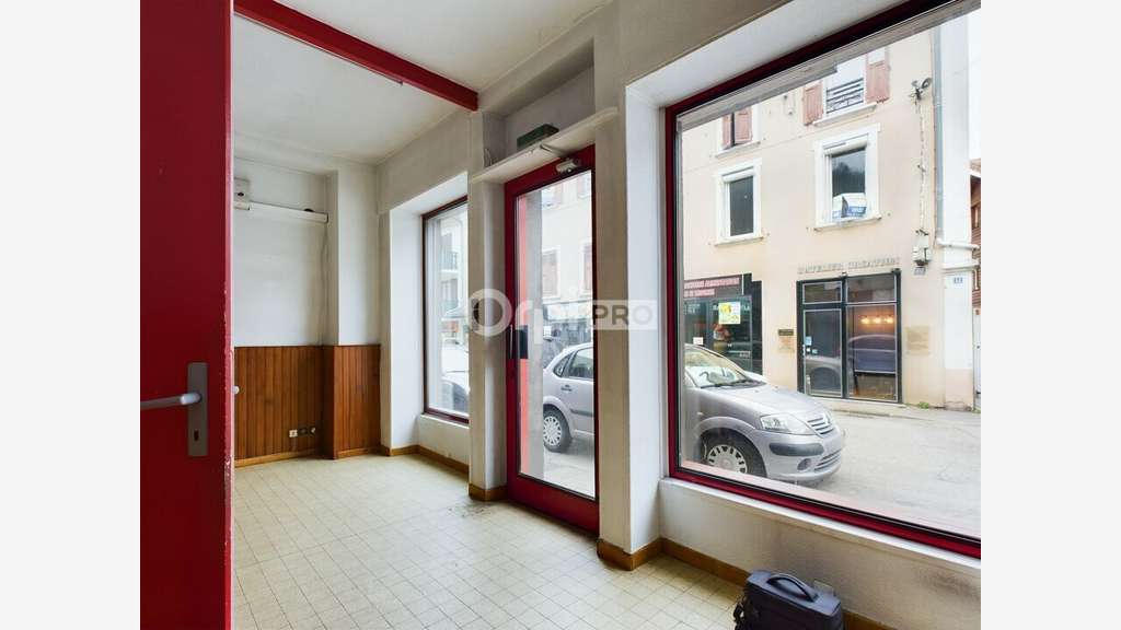 LOCAL COMMERCIAL à vendre dans le 38