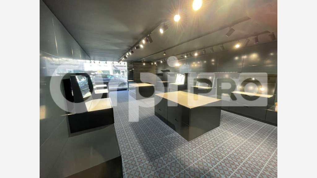Loue local commercial 64m² Villefranche sur Saône