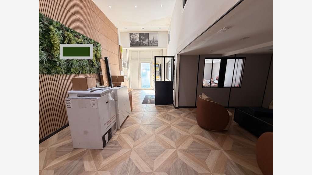Murs local 89m² à vendre à Villeurbanne rue Dedieu