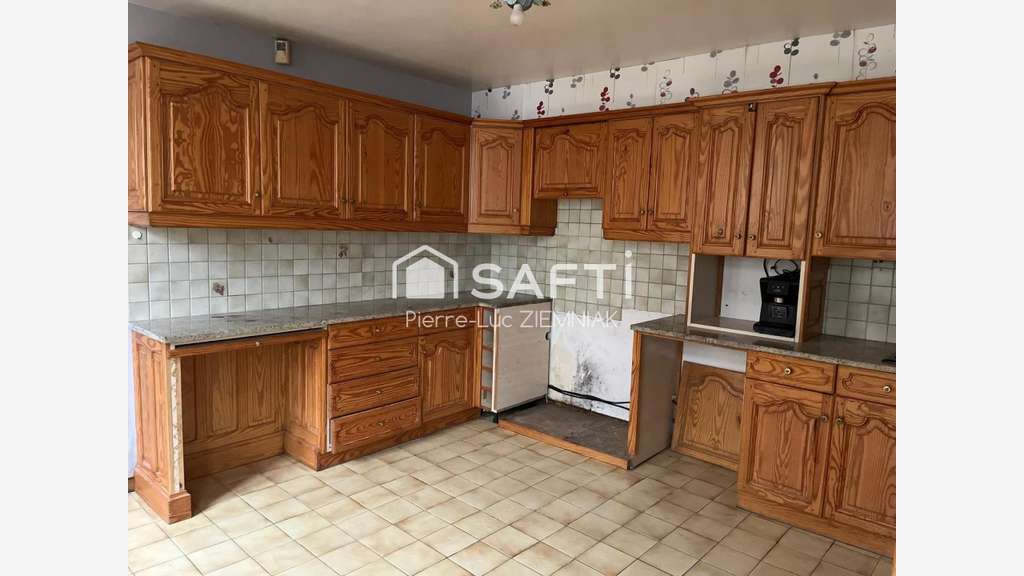 Immeuble divisible 210 m2