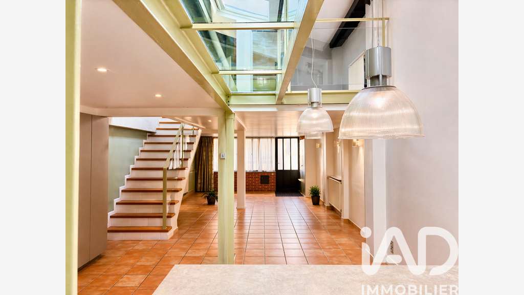 Vente local atypique 150m² à Vincennes