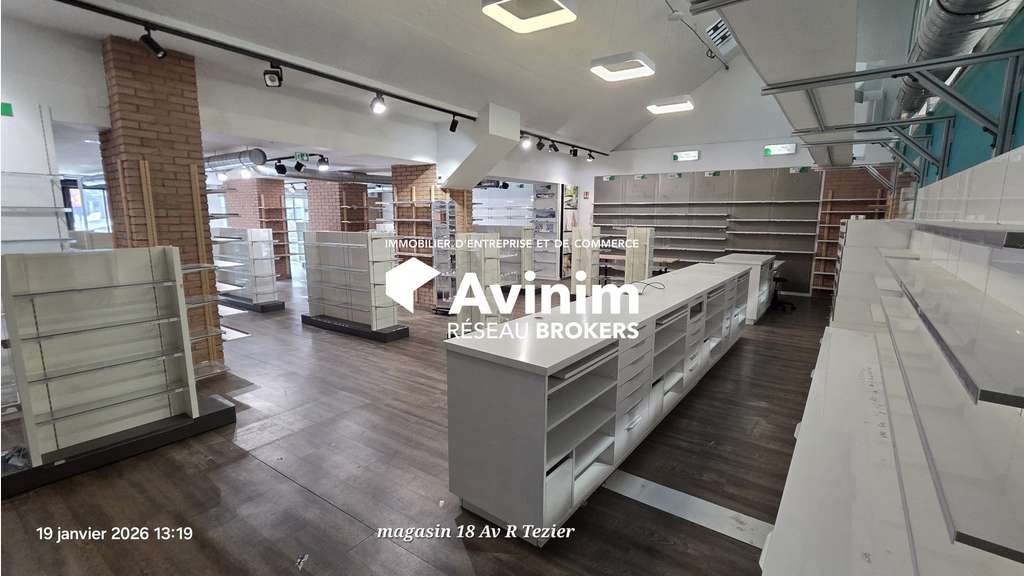 Local commercial 408,49m² à vendre à Voiron