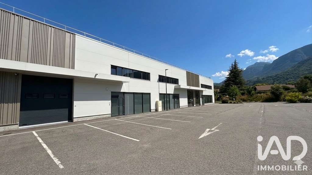 Vente local commercial de 1074m² à Voreppe Palluel