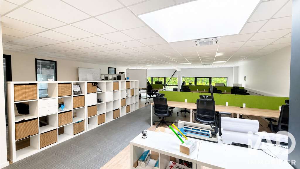 Vente local commercial de 1074m² à Voreppe Palluel