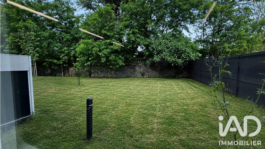Vente local commercial de 1074m² à Voreppe Palluel