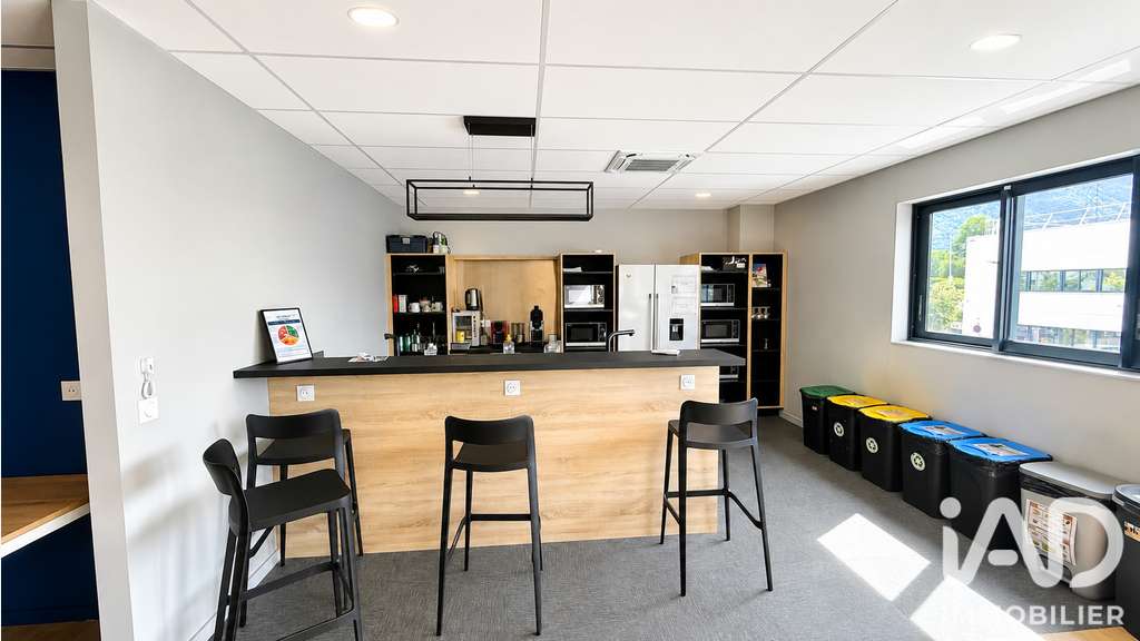 Vente local commercial de 1074m² à Voreppe Palluel