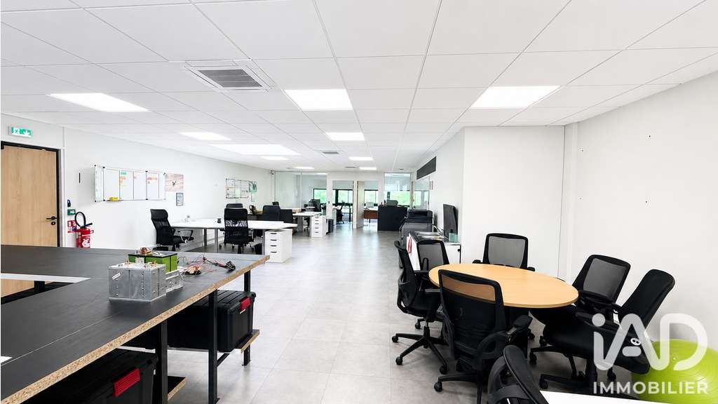 Vente local commercial de 1074m² à Voreppe Palluel