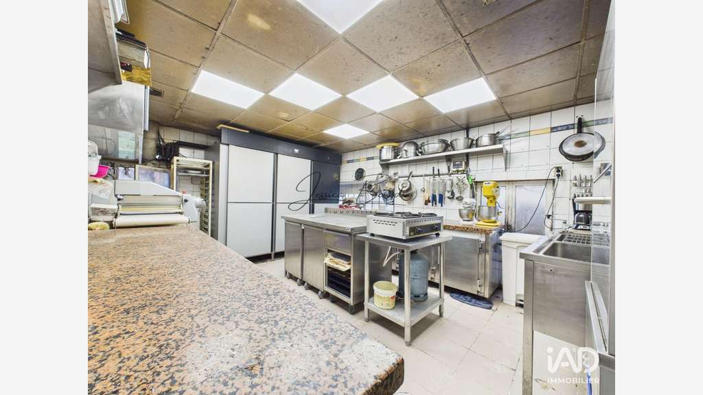 Vente murs commerciaux avec logement  à Voulx