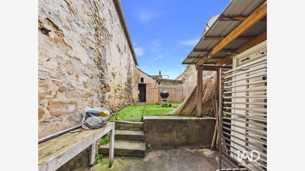 Vente murs commerciaux avec logement  à Voulx