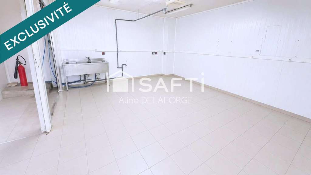 A vendre bâtiment commercial de 270m² à Wanquetin