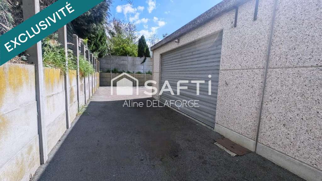 A vendre bâtiment commercial de 270m² à Wanquetin
