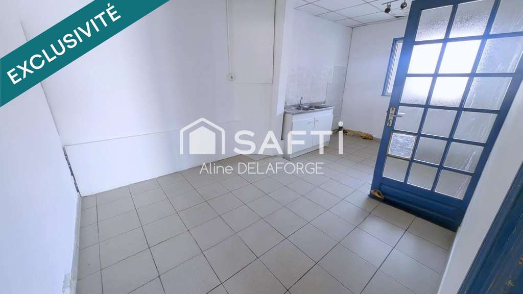 A vendre bâtiment commercial de 270m² à Wanquetin