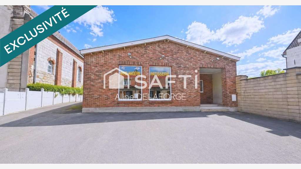 A vendre bâtiment commercial de 270m² à Wanquetin