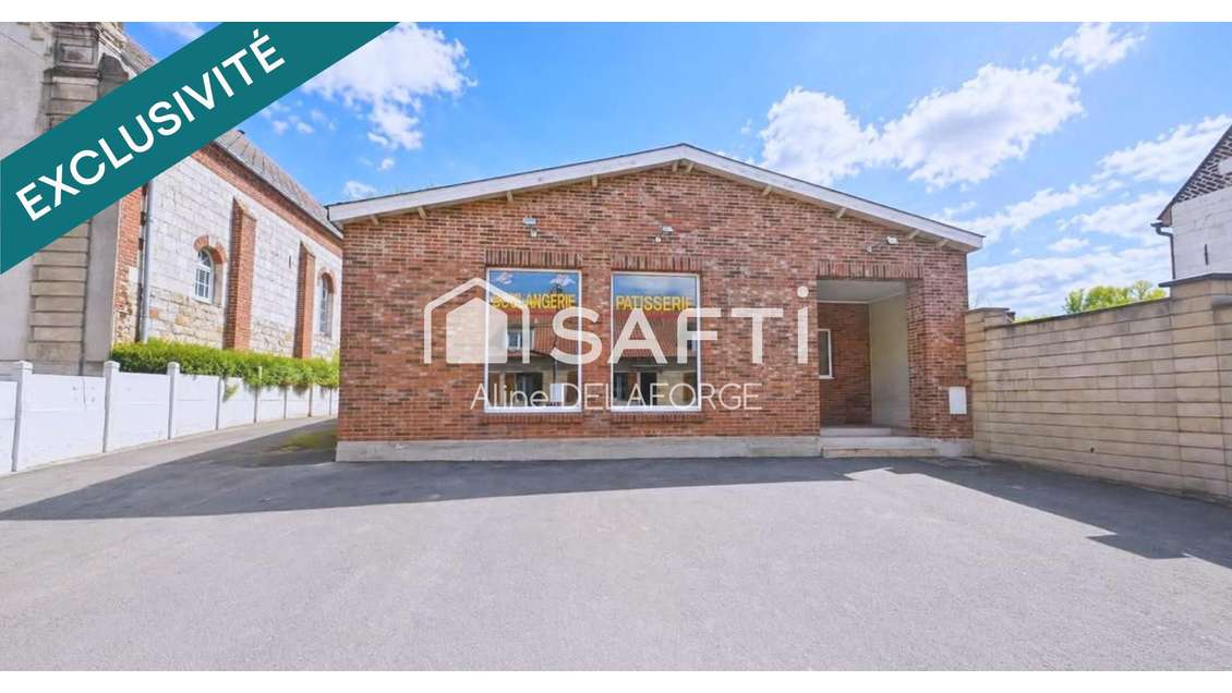 A vendre bâtiment commercial de 270m² à Wanquetin