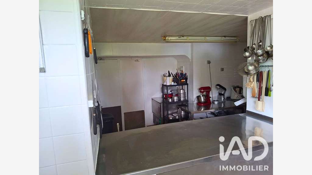 Vente murs commerciaux 395m² à Cavan 