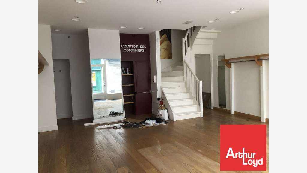 Vente local commercial 63m² à Niort hyper centre