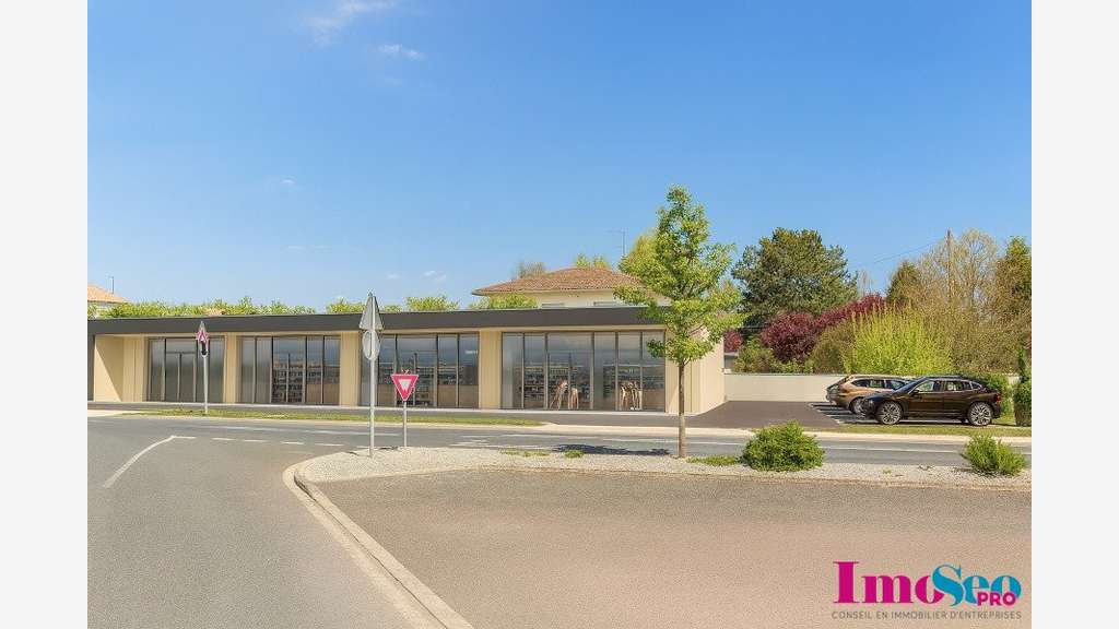 Local 100m² à vendre sortie 6 de l'A63 à Cestas
