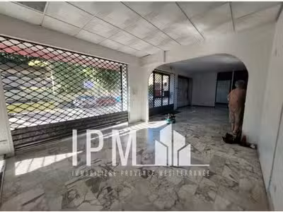 Vente local commercial bureaux de 173m² à Toulon