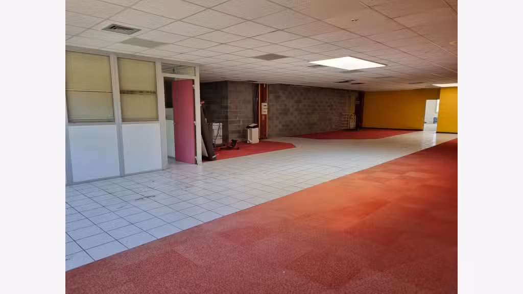Vente local commercial 300m² RDC à Digne-les-Bains