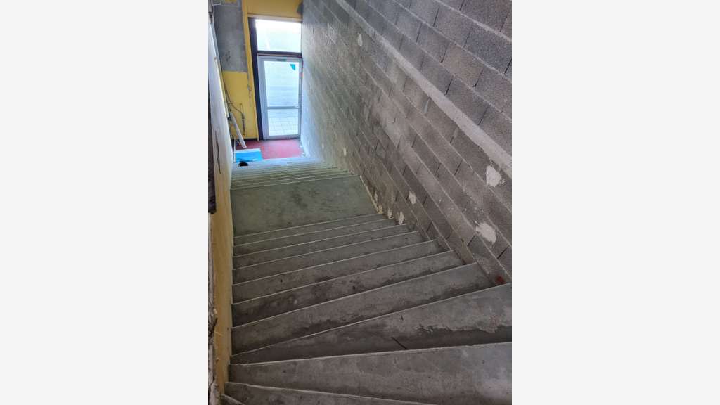 Vente local commercial 300m² RDC à Digne-les-Bains