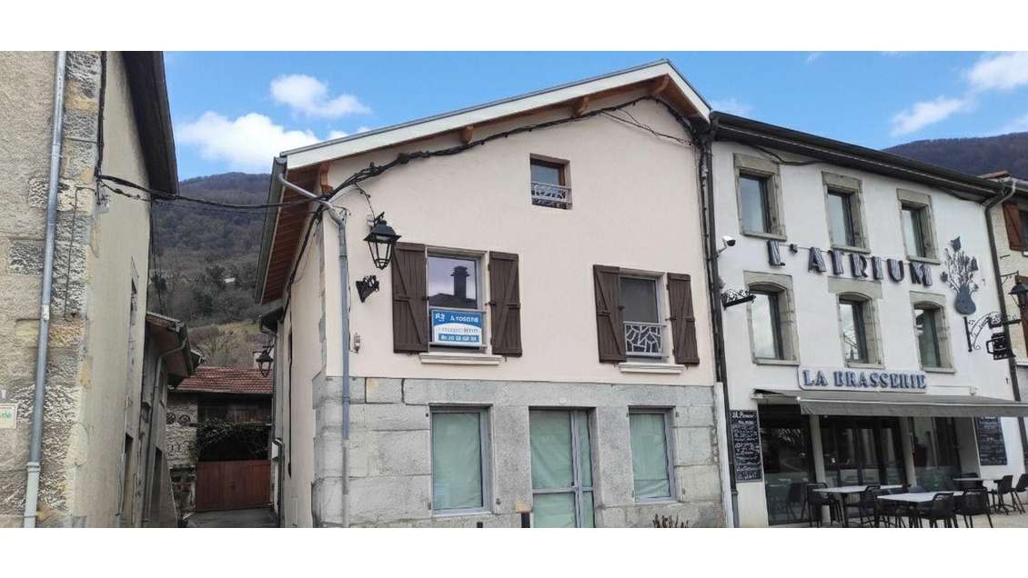 Vente local 90m² au centre du village du Fontanil