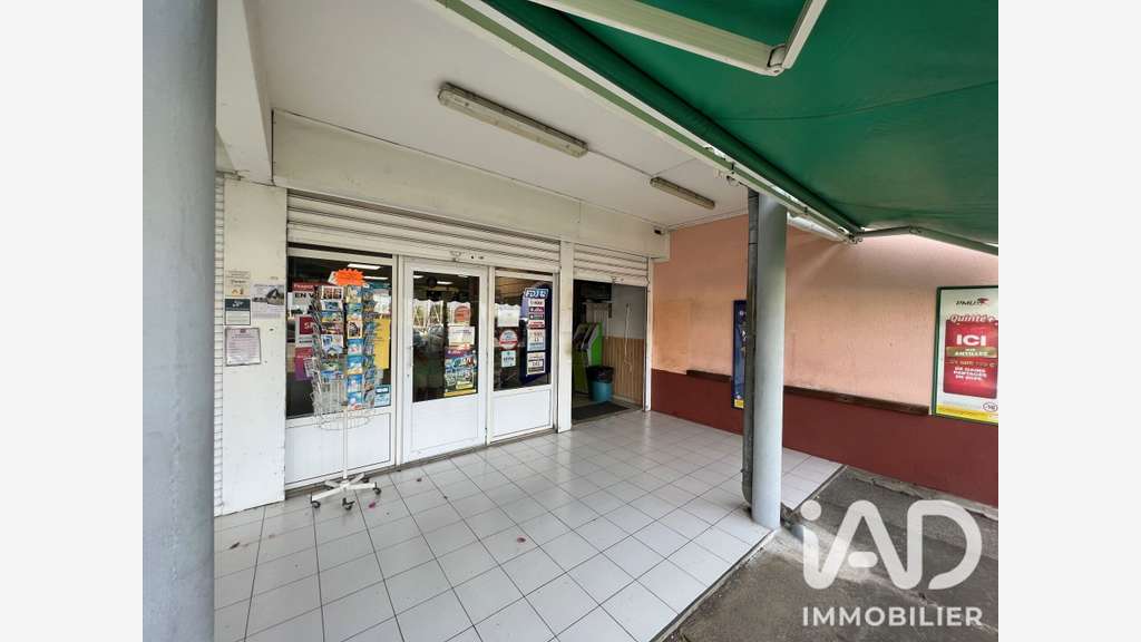 Vente local commercial 65m² à Gourbeyre