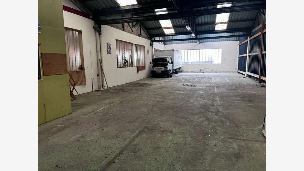 A vendre local commercial 225m² Gournay en Bray