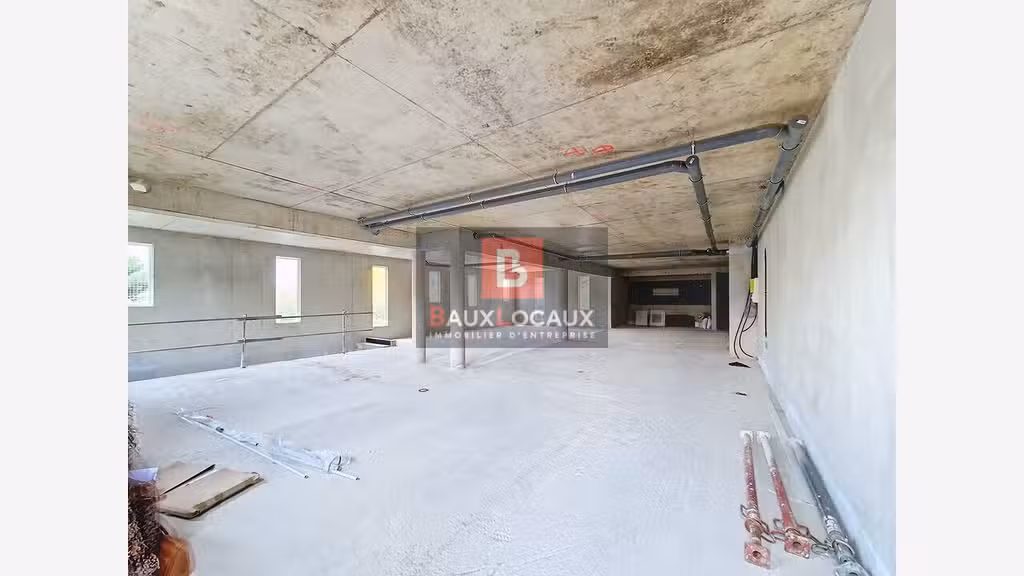 Vente local professionnel neuf 68m² à Istres