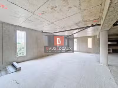 Vente local professionnel neuf 68m² à Istres