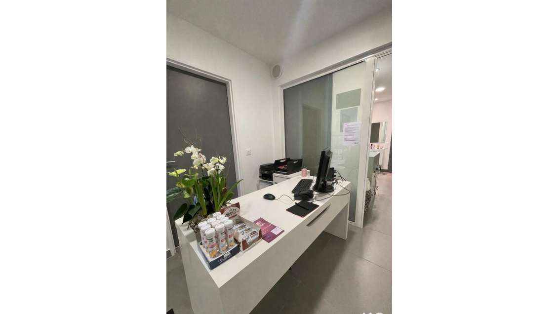 Vente murs commerciaux 70m² à Lamorlaye centre