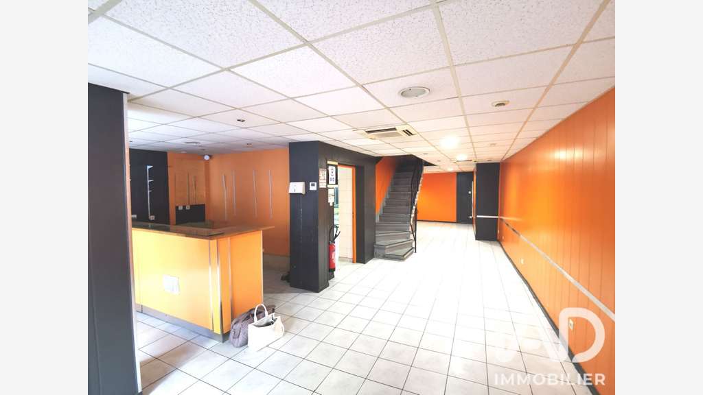 Vente local 200m² à Le Péage-de-Roussillon centre 