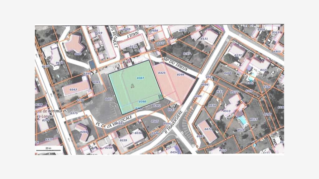 AV local divisible de 3470m² à Longué-Jumelles