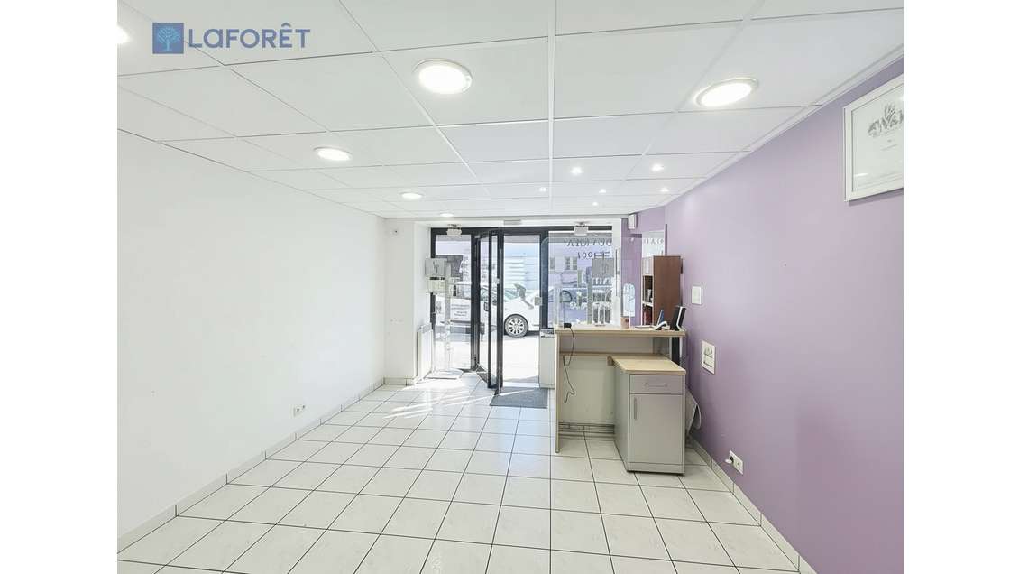 Vente immeuble commercial 85m² à Lorient Merville