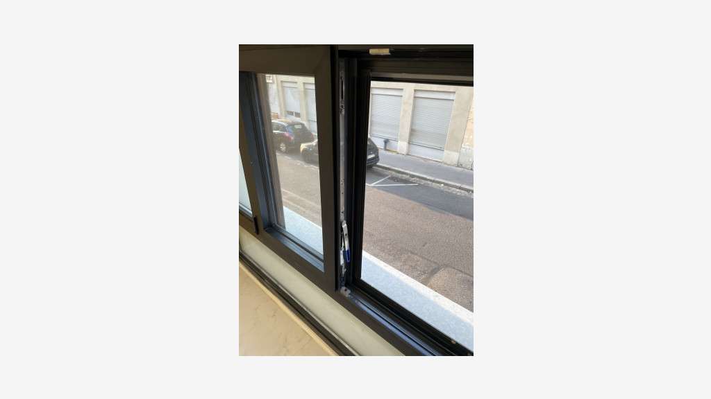 Vente petit local adaptable CHR à Lyon 3e
