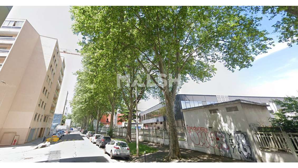 AV local commercial 147m² Lyon 7e métro Jaurès