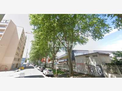 AV local commercial 147m² Lyon 7e métro Jaurès
