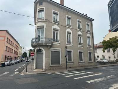 Local 96m² à vendre angle de rues à Lyon 9eme 
