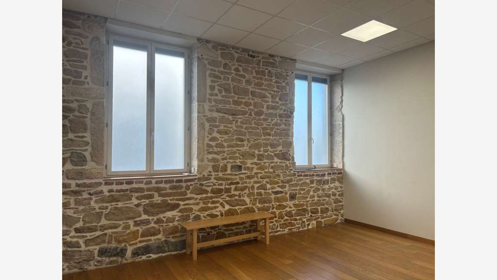 Local 96m² à vendre angle de rues à Lyon 9eme 
